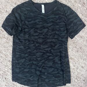 Lululemon Black Camouflage T-Shirt